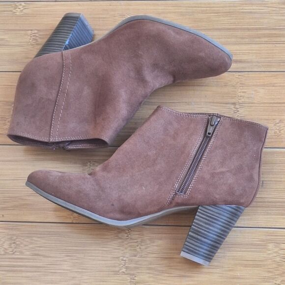 Old Navy Vegan Suede Block Heel Booties size 8 Zip Ankle Boots Brown - Picture 6 of 16